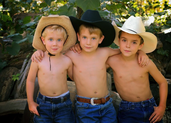 24 Reasons The Middle Child Is (By Far) The Coolest Child