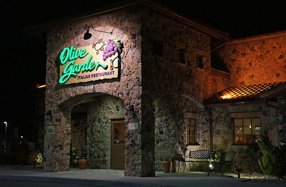 Ranking The 15 Chain Restaurants That Truly Define American Life