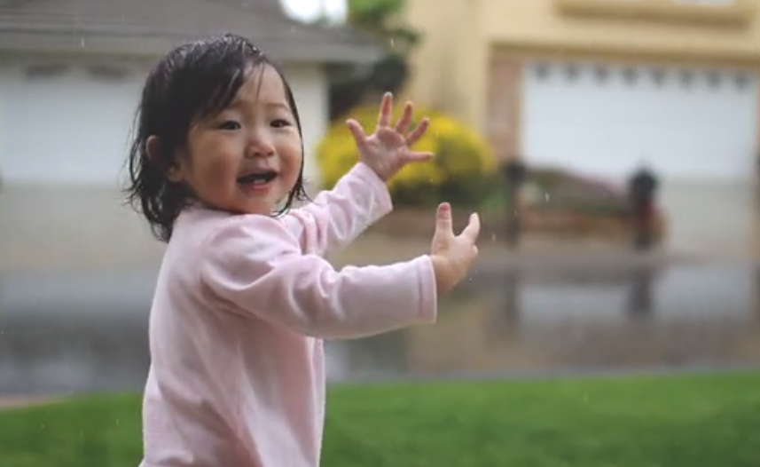 Adorable Girl Feels Rain For The First Time And Her Reaction Is Incredible