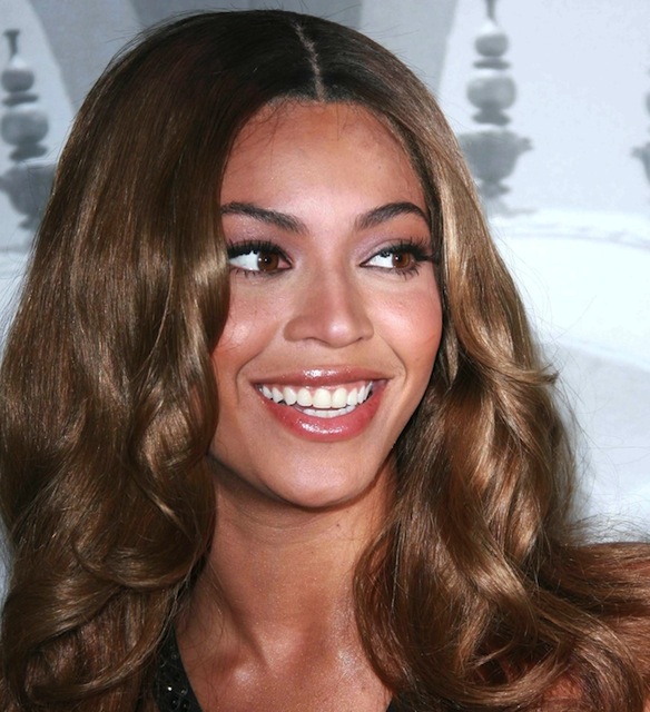 I’m A Retail Employee Who Helped Beyoncé And Blue At A Clothing Store: Here’s What Happened