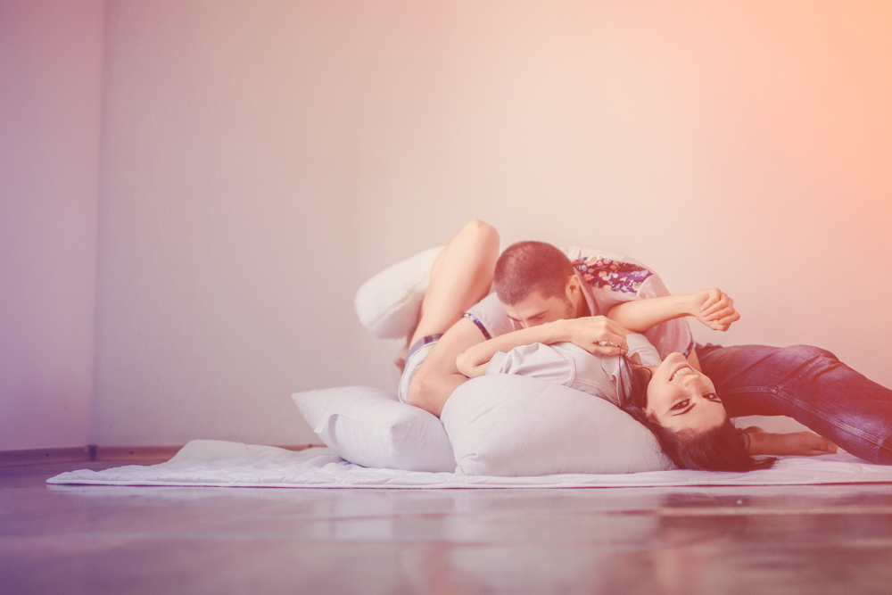 8 Reasons Why You Shouldn’t Fall In Love (And 1 Reason Why You Should)