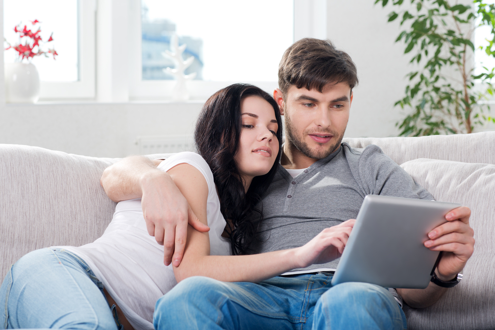 6 Must-Follow Rules To Prevent Social Media From Ruining Your Relationship