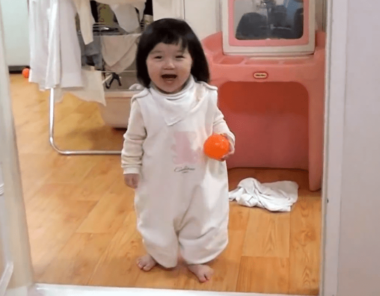 Watch This Adorable Baby Finally Stand Up To Her Father