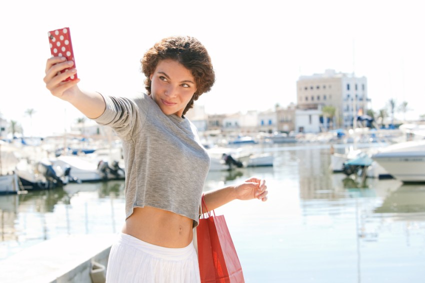 5 Professional Steps To Taking That Perfect #Selfie