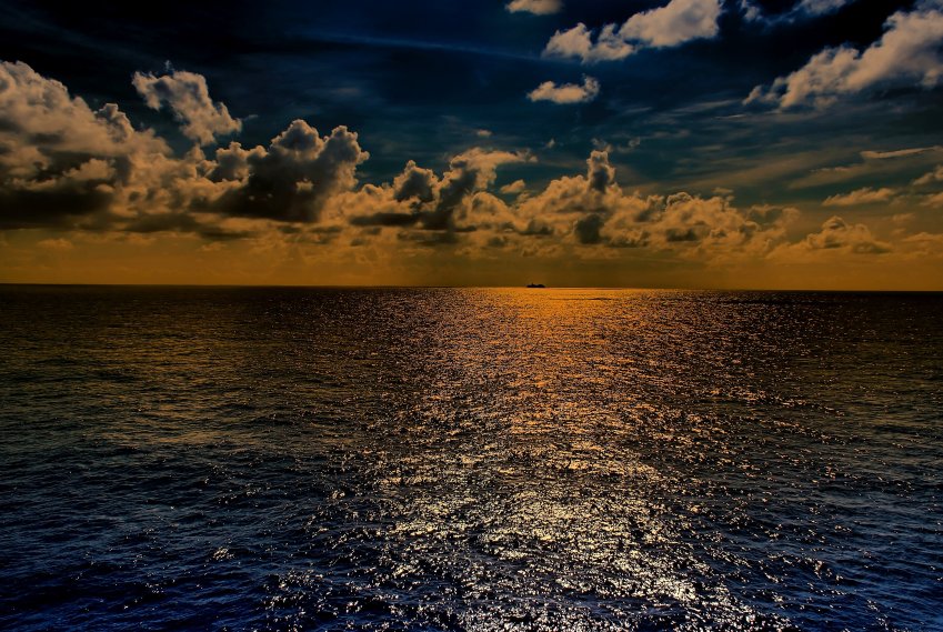 17 Boaters And Sailors Reveal The Most Unexplainable Thing They’ve Seen At Sea