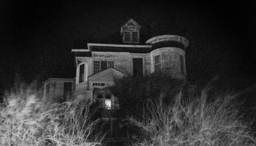 11 Babysitters Share The Creepiest Thing That Ever Happened While They Were Alone With The Kids