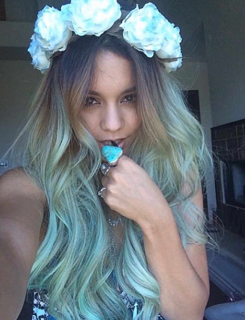 13 Phrases Girls Use To Describe Themselves And What They Actually Mean