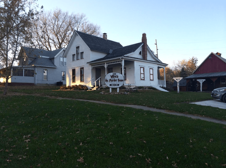 Even though there were other houses near the Moore house, no one heard anything while 8 people were bludgeoned with an axe.