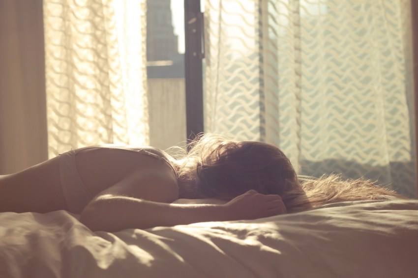 8 Weird Things Women Do To Push Guys Away