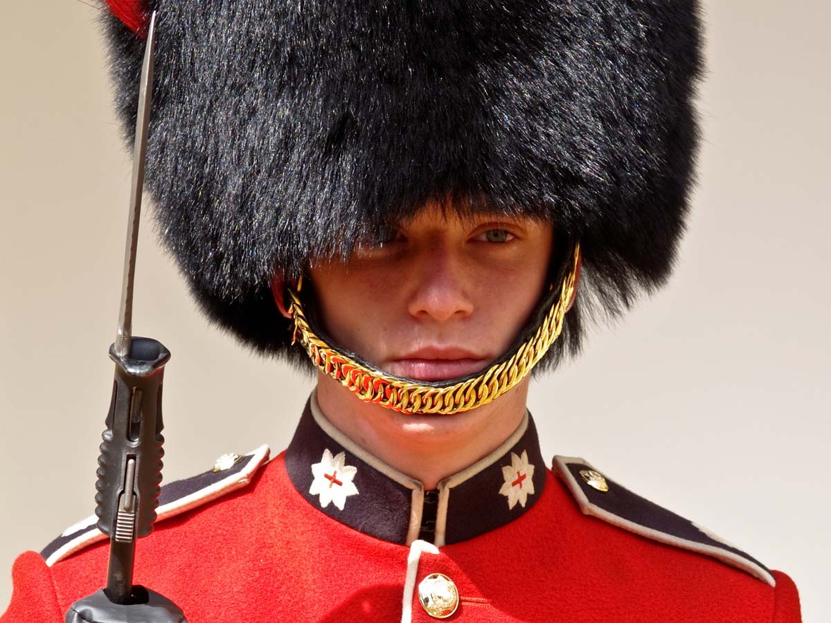 20 Things You Should NEVER Do When Visiting England