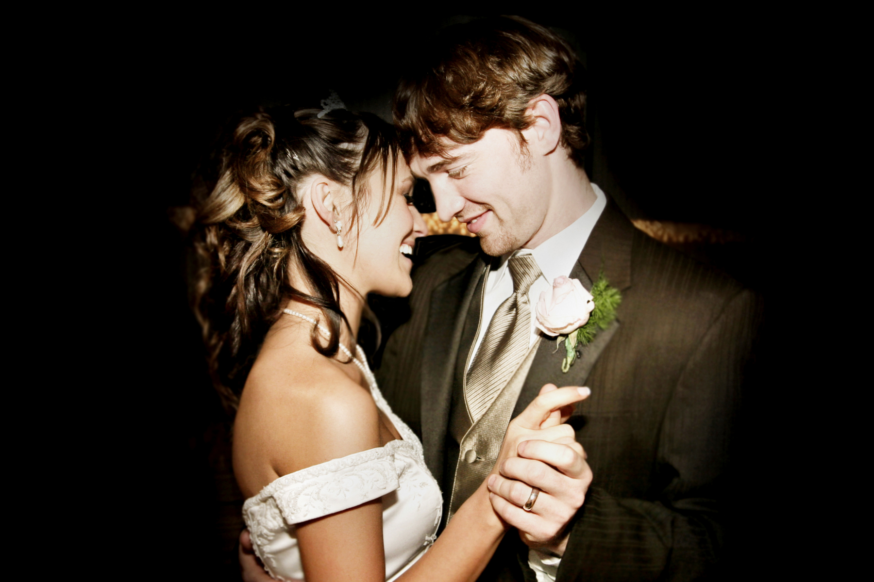 19 Scientifically Proven Ways “Love” Affects Our Bodies Like A Drug