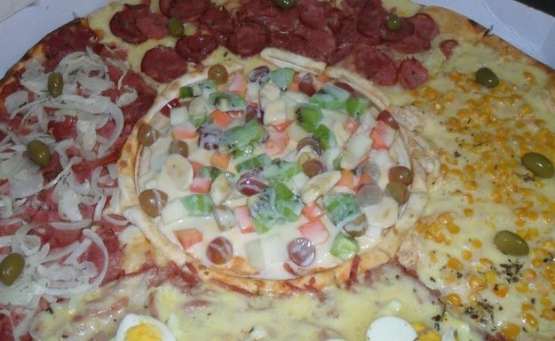 25 Horrifying Photos Of The Pizza They Must Serve In Hell