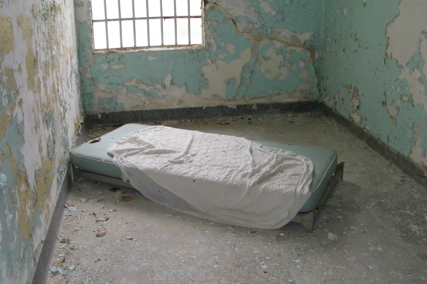 10 Real-Life Horror Stories From The Psych Ward