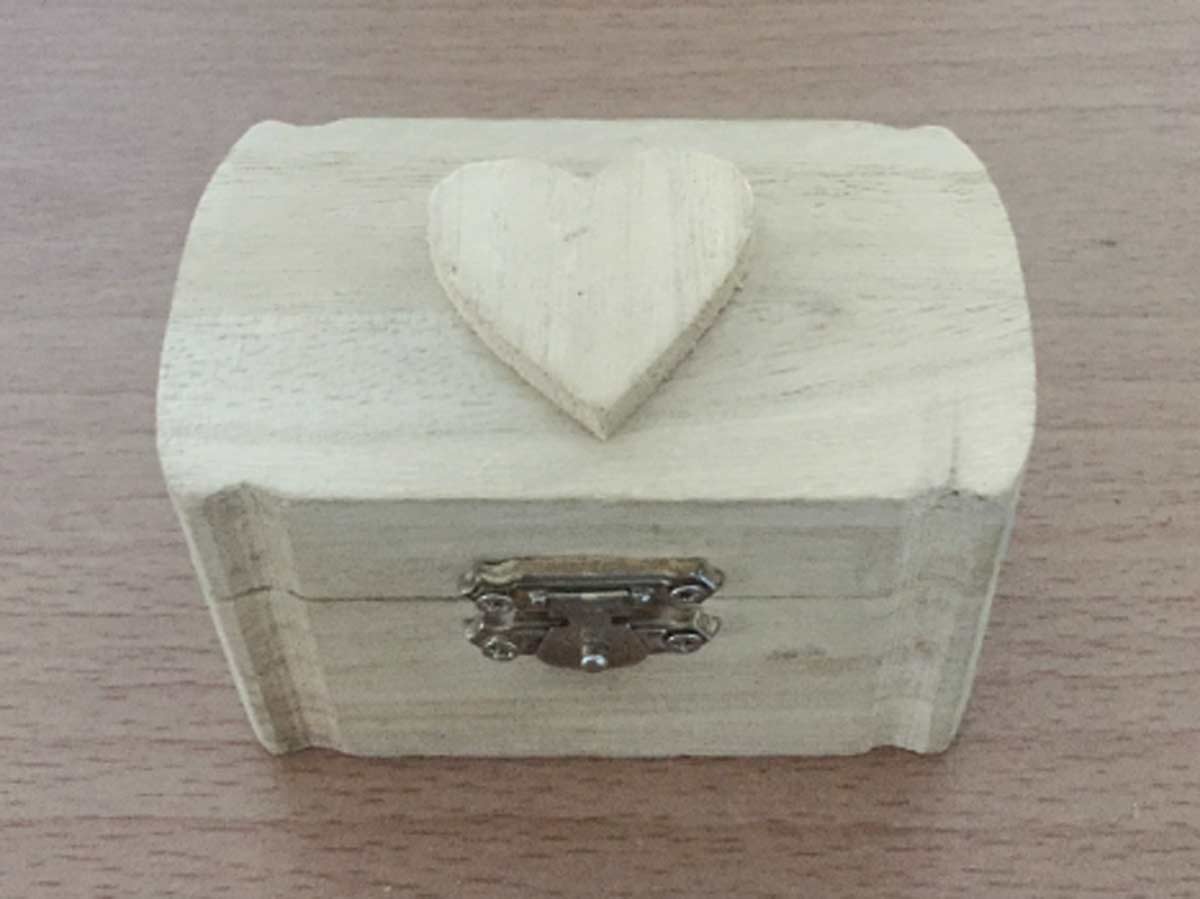 I Found A Box Containing The Story Of A 19-Year-Old Girl Who Killed A Random Person For No Reason