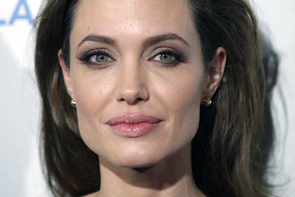 Angelina Jolie (Shutterstock) 