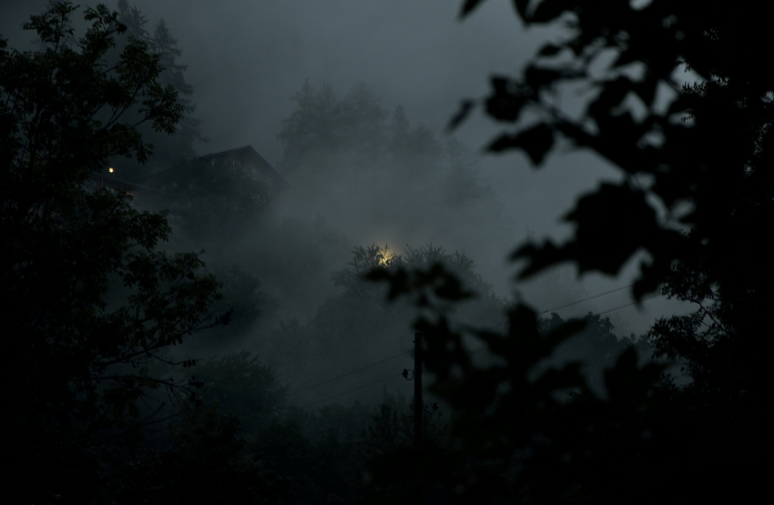 Don’t Forget To Set The Alarm: 17 True Scary Stories To Read In Bed Tonight