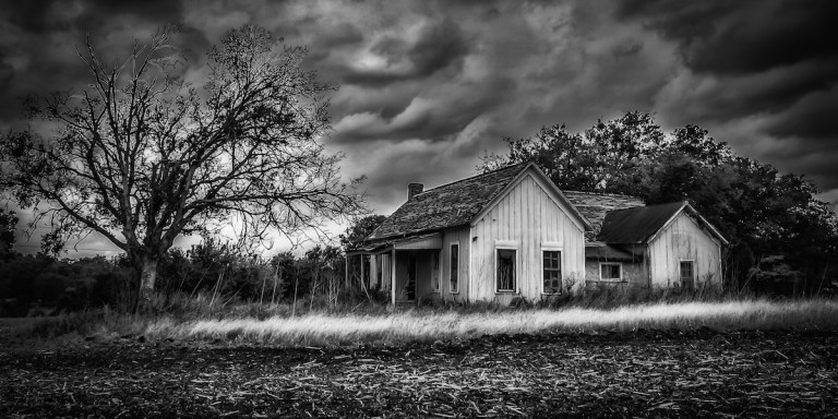 I Wanted To Look Brave In Front Of My Girlfriend, So We Went To The Allegedly Haunted Farmhouse Where No One Comes Back Out Alive