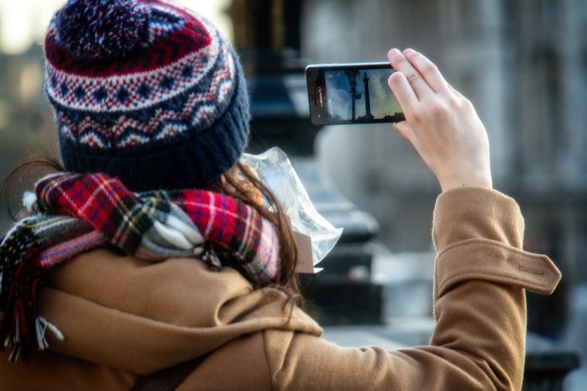 24 Things Only People Who Are Completely Addicted To Social Media Understand