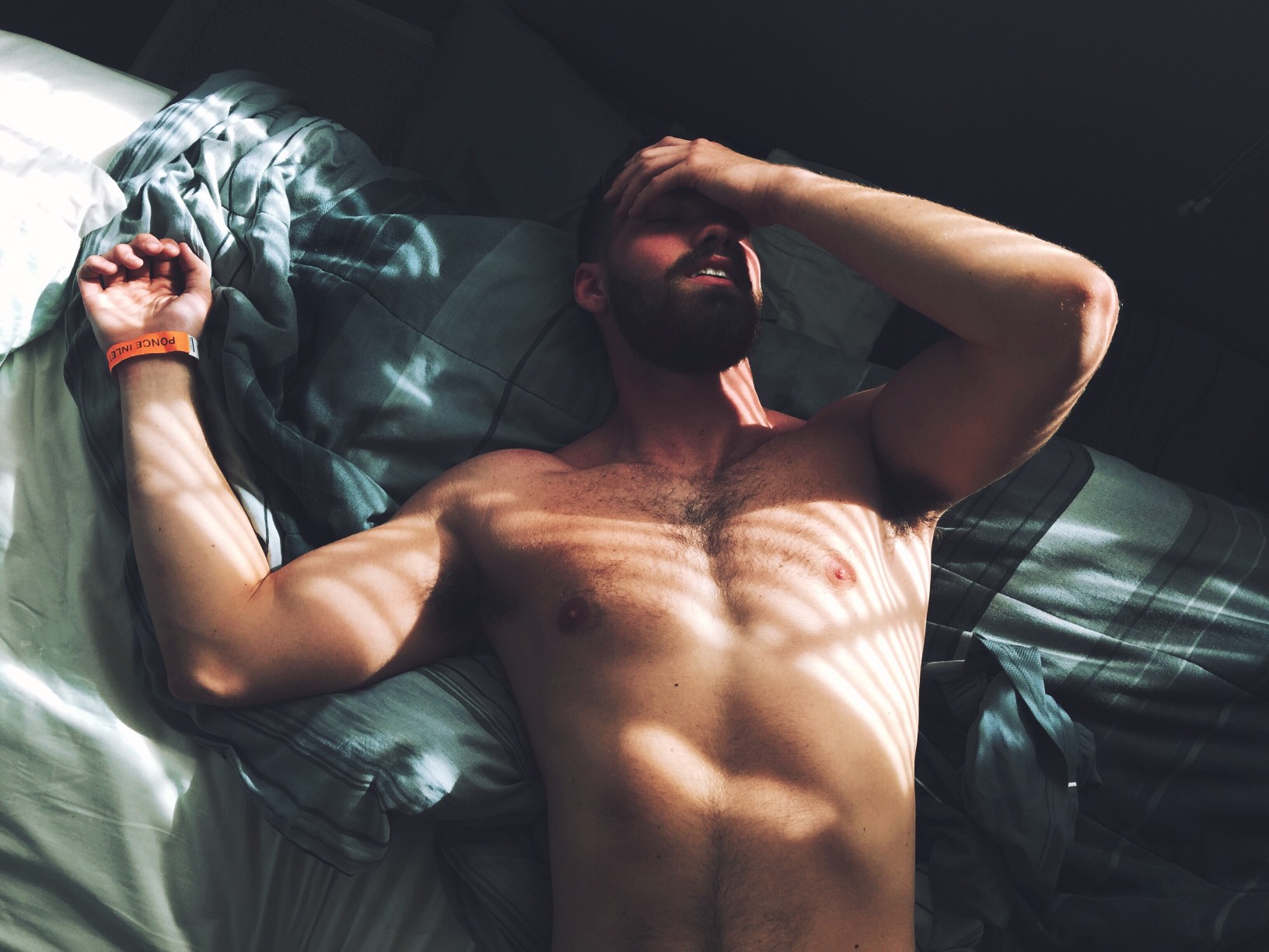 6 Productive Things To Do When Your Friend Loves A Really Lame Guy