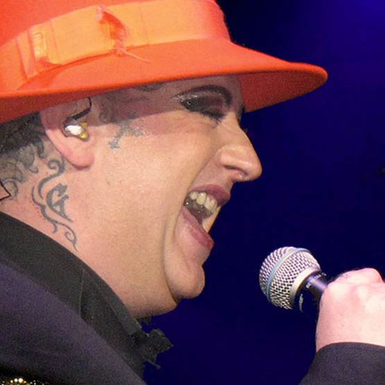 Boy George hogs the mic. (Wikimedia Commons) 