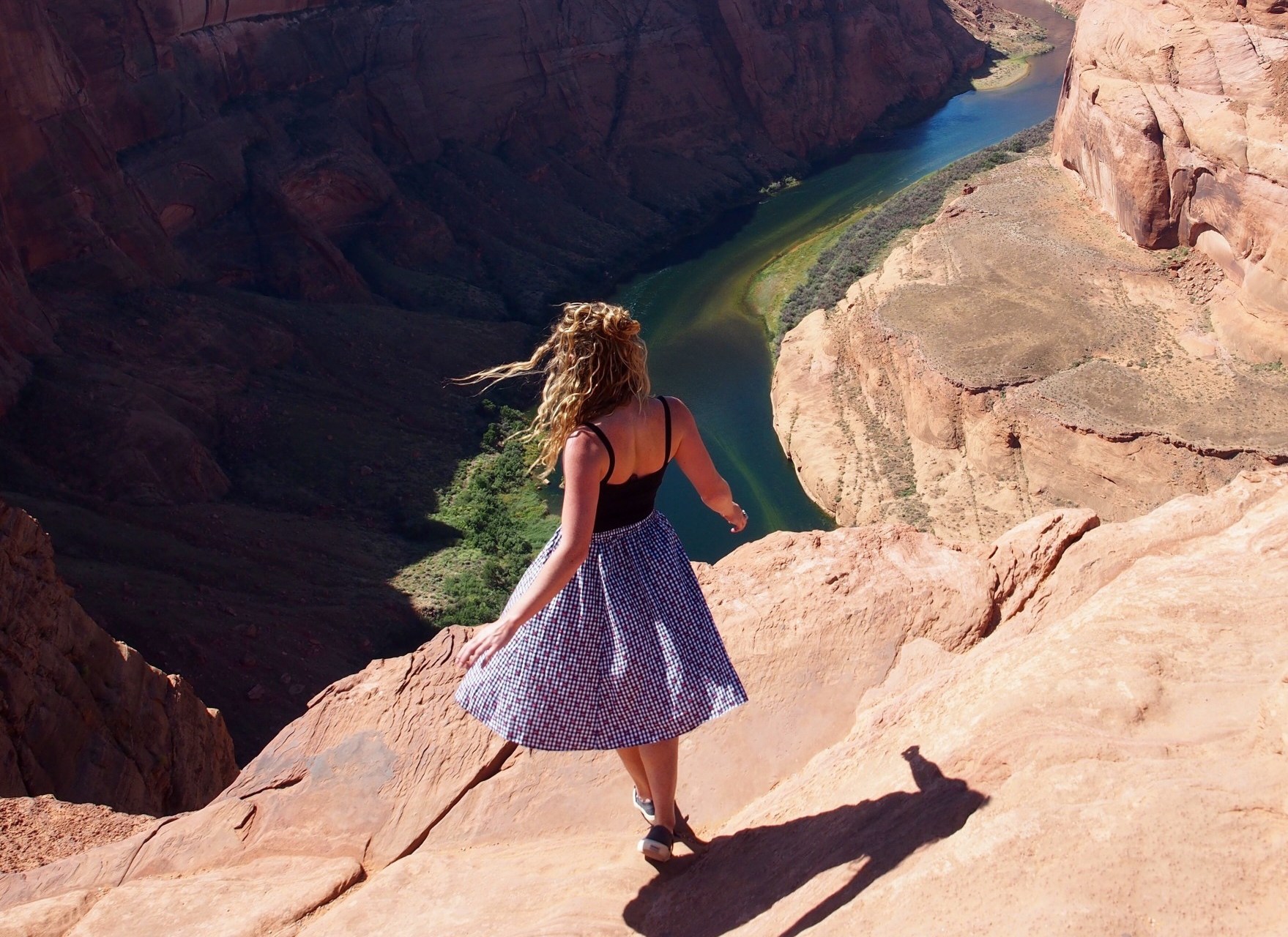 7 Signs You’re Running From Your Feelings Because You’ve Been Hurt Before