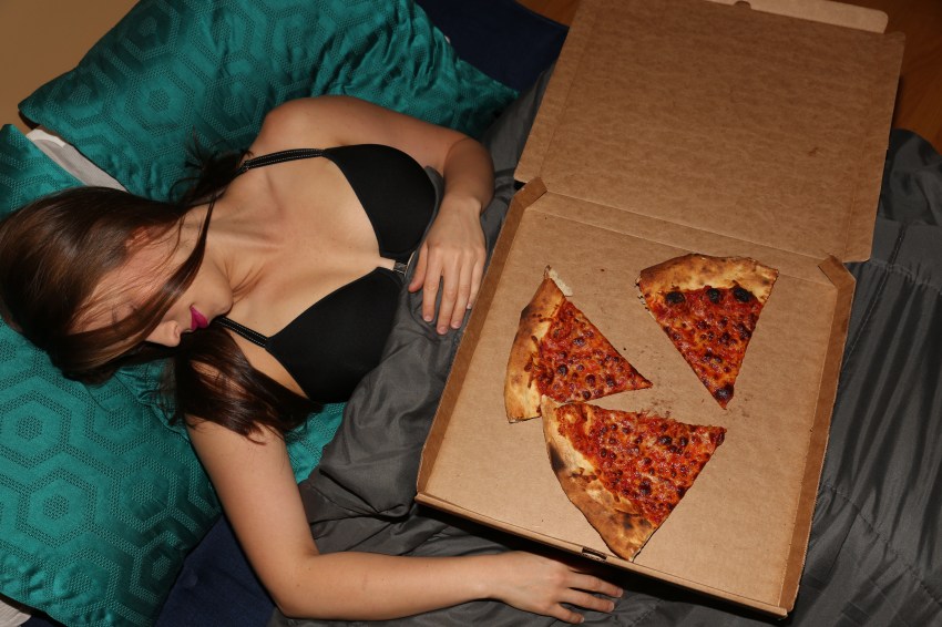 15 Guys On How Much Weight Their Girlfriends Would Have To Gain Before They Stopped Getting Hard