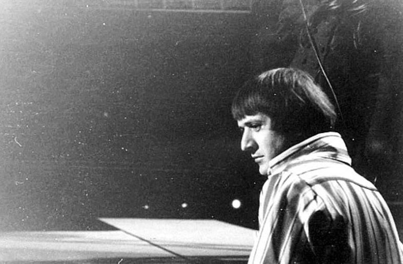 Sonny Bono—gone, but I refuse to let him be forgotten. (Wikimedia Commons) 