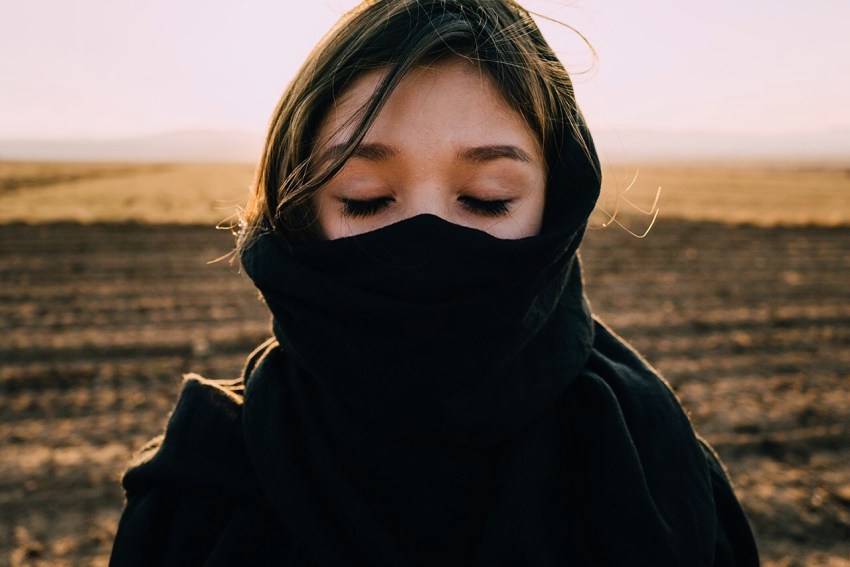 17 Words We Don’t Have in English That Describe Feelings We Have Every Day