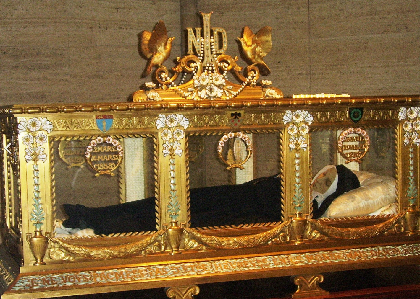 10 Famous Dead Bodies You Can Actually Visit
