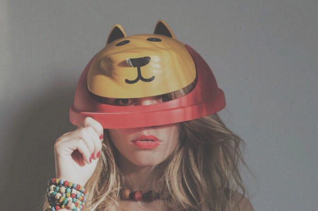 6 Struggles The Girl Who’s Terrible At Talking About Her Feelings Experiences When Dating