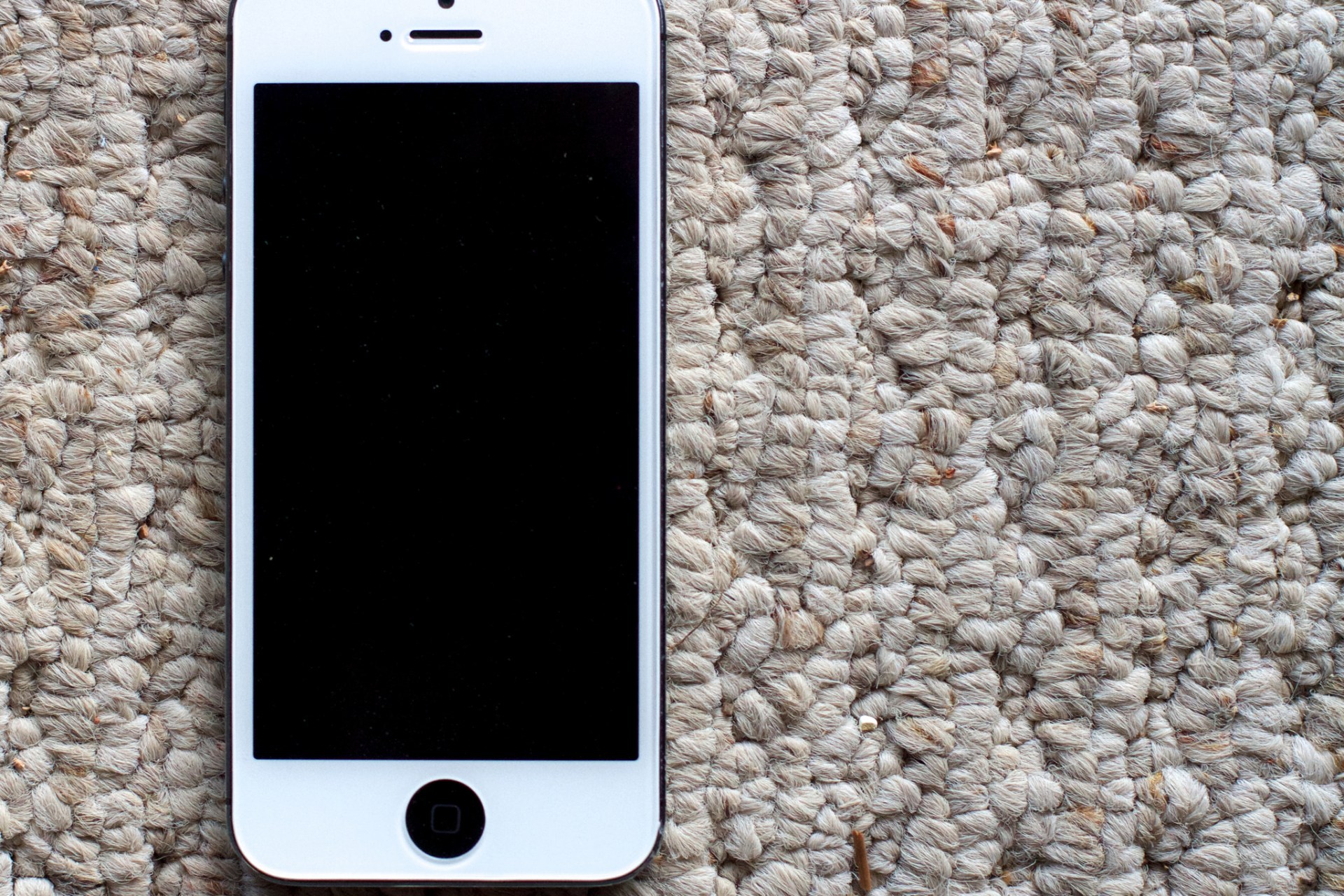I Found An iPhone In An Uber Black That Belongs To Someone Very Important… With A Very Dark Secret