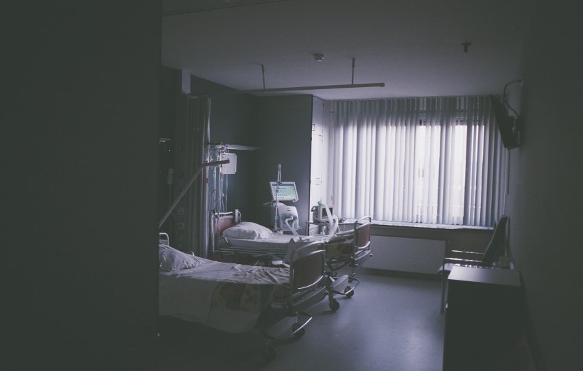 49 Real Nurses Share The Terrifying Hospital Ghost Stories That Scared Them To Death