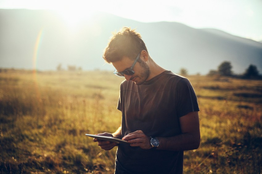 7 Reasons Why Introverted Men Are So Damn Attractive