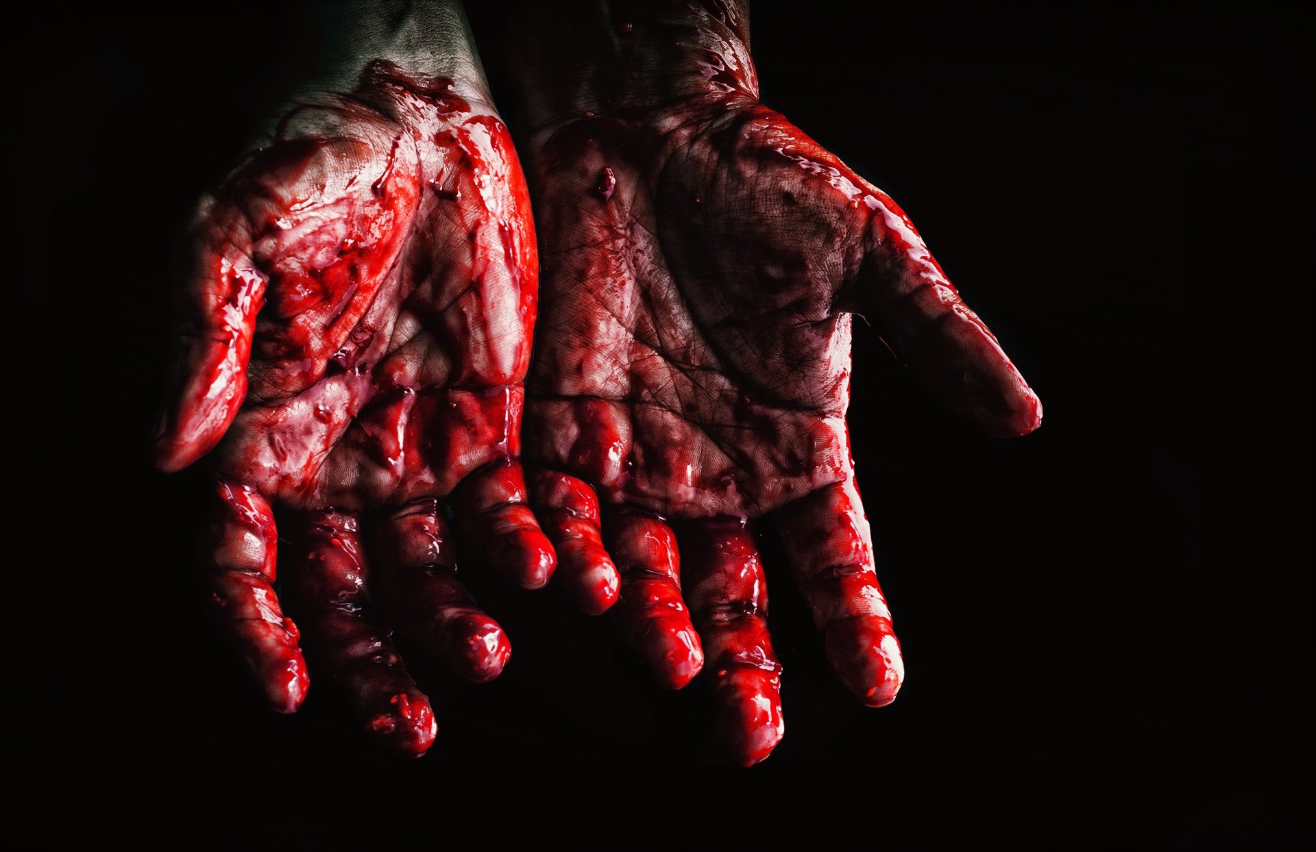 14 Survivors Of Attempted Murder Share Their Dark And Grisly Stories