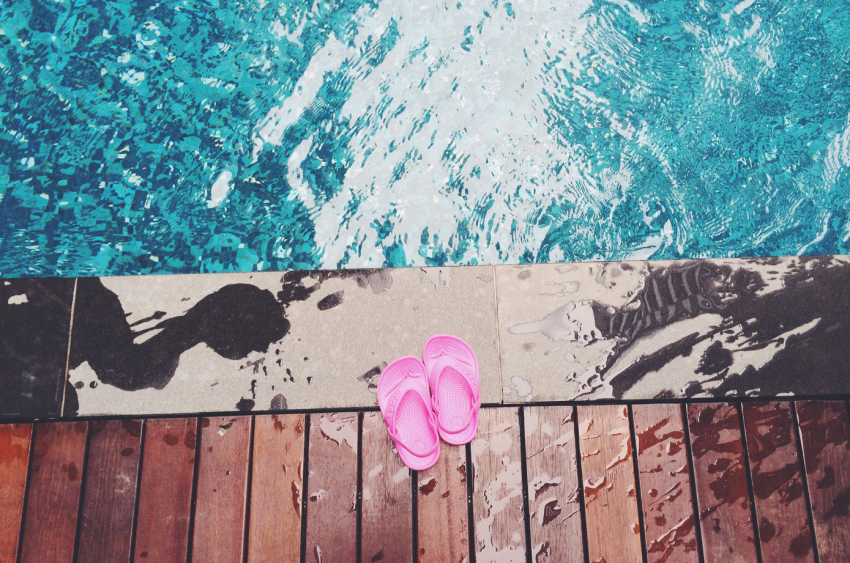 12 Things You’re Carrying With You That Are Only Weighing You Down