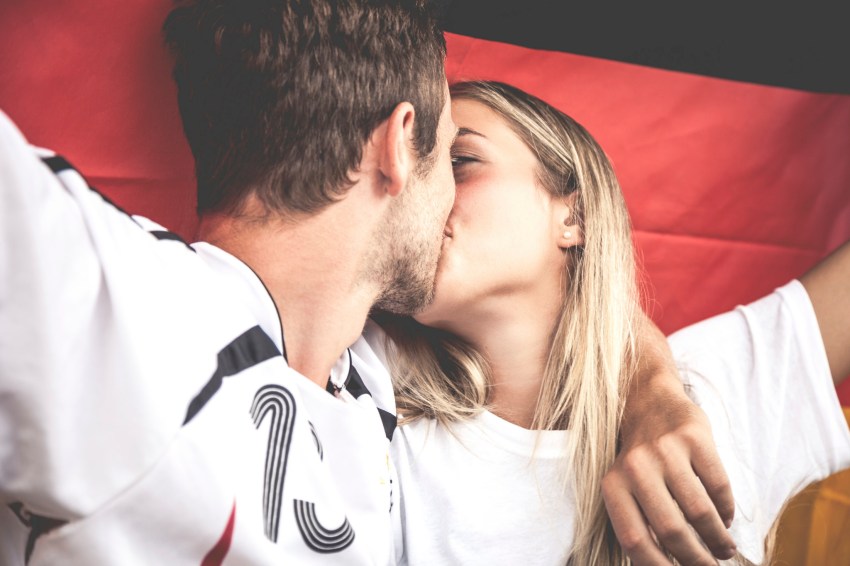 11 Things Every Girl Needs From Her BF In The Age Of Tinder