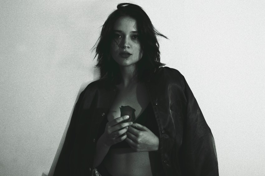 Stop Letting Your Single Status Convince You You’re Not Amazing