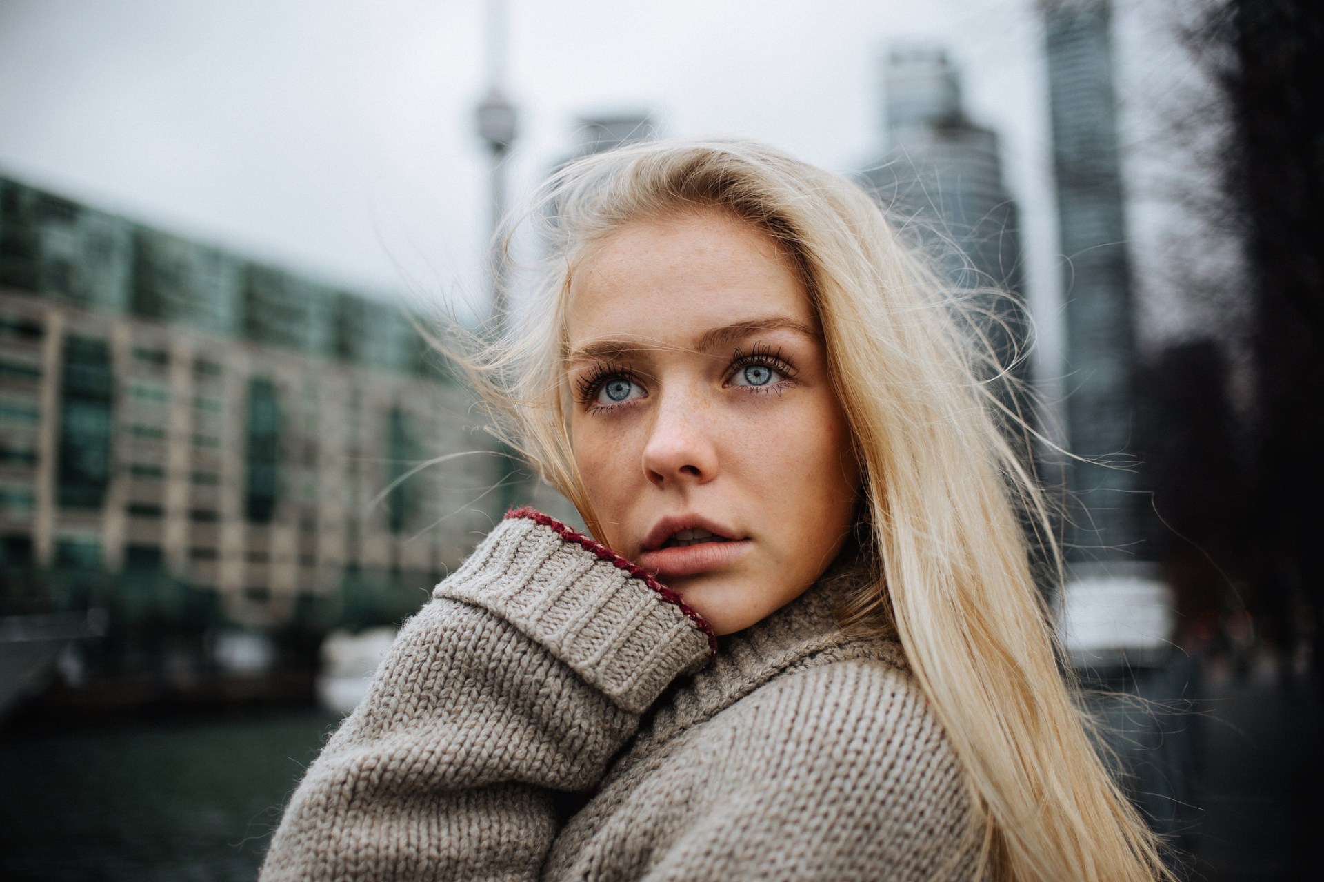 15 Guys On What A Woman Needs To Do To Make A Great First Impression