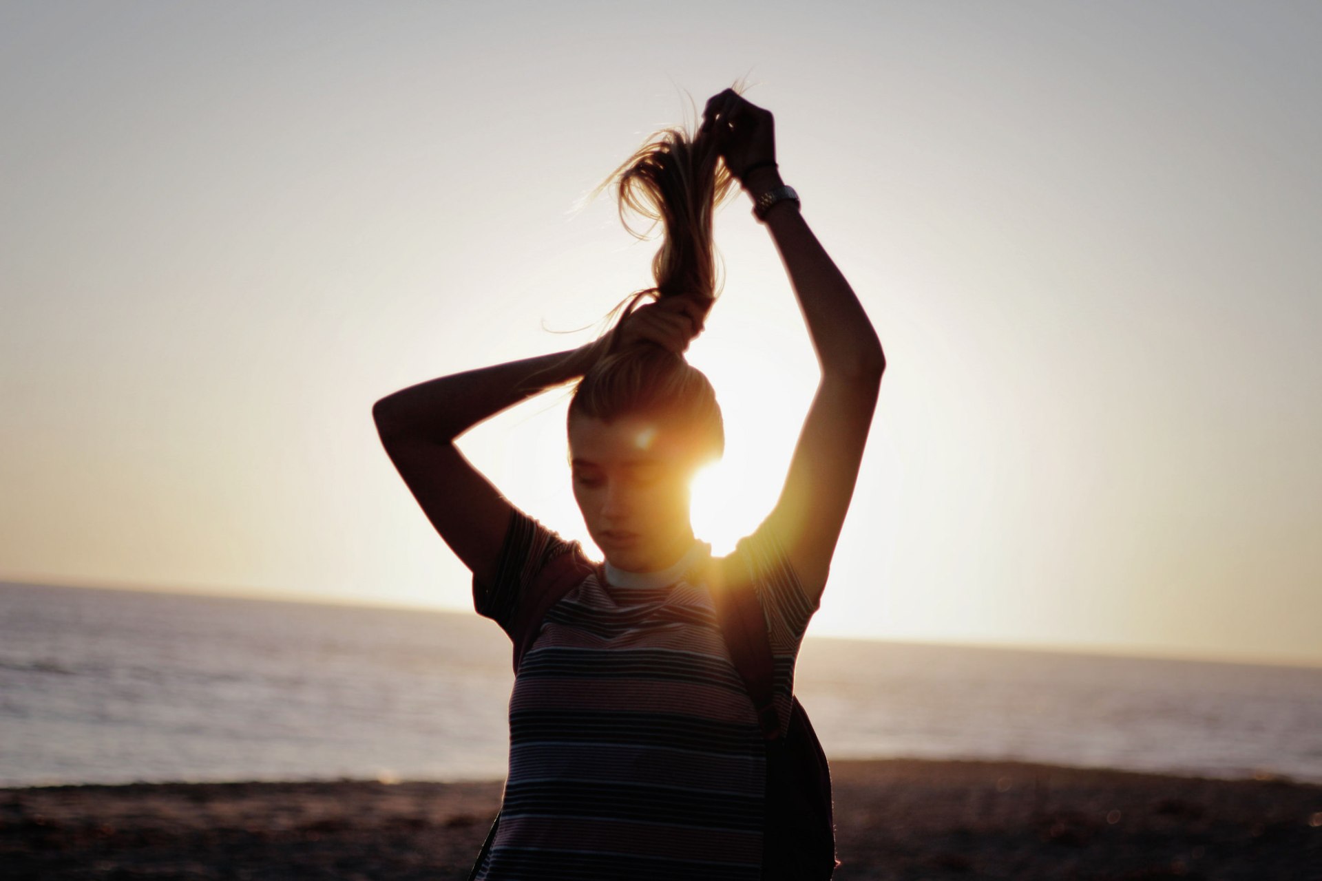7 Reasons She’s Scared To Open Up To You, And How To Earn Her Trust So That She Will