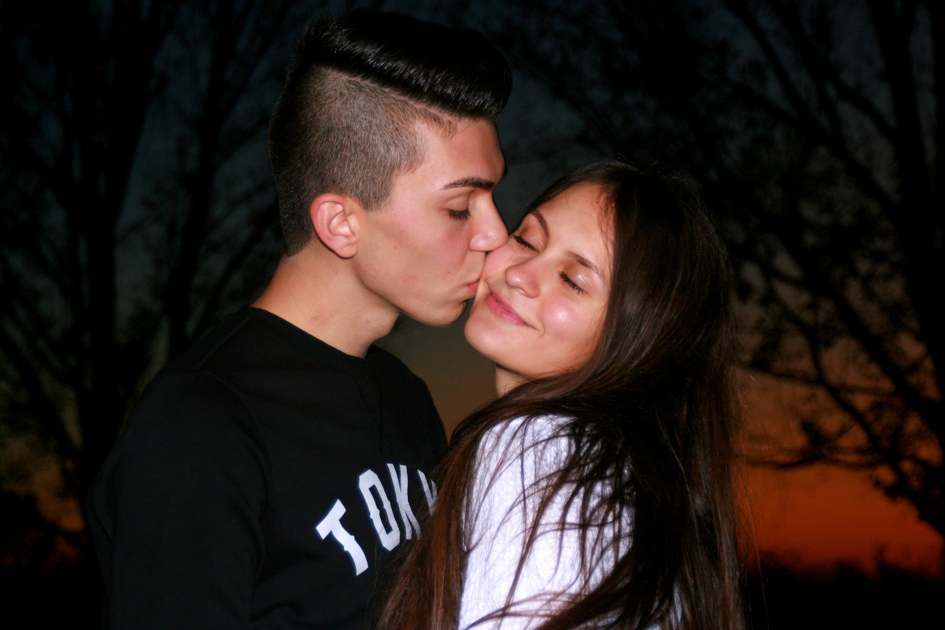 16 Reasons Why Clingy Chicks Make The Best Girlfriends