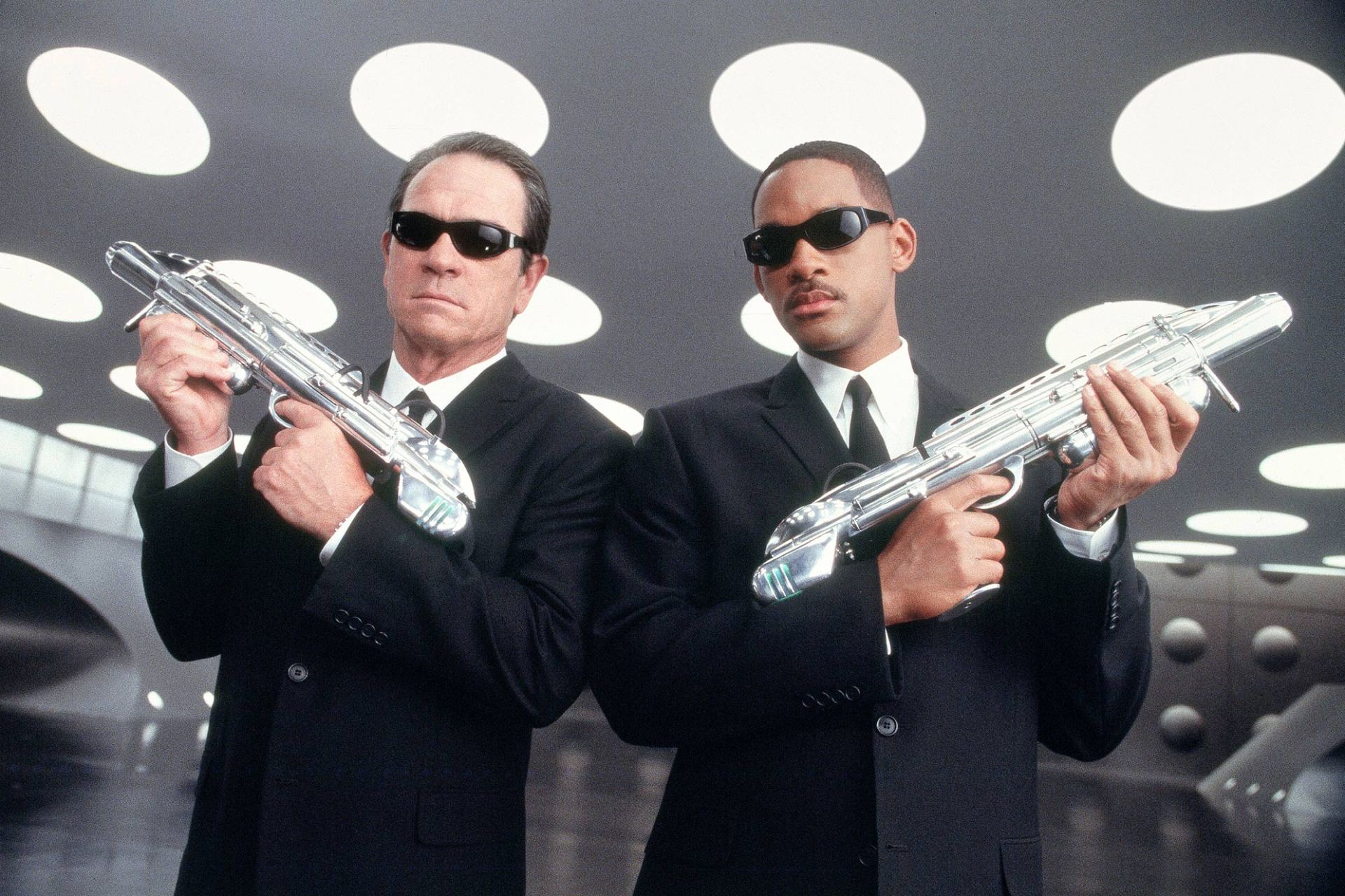 9 Freaky Encounters With The Real ‘Men In Black’ That’ll Seriously Give You The Creeps