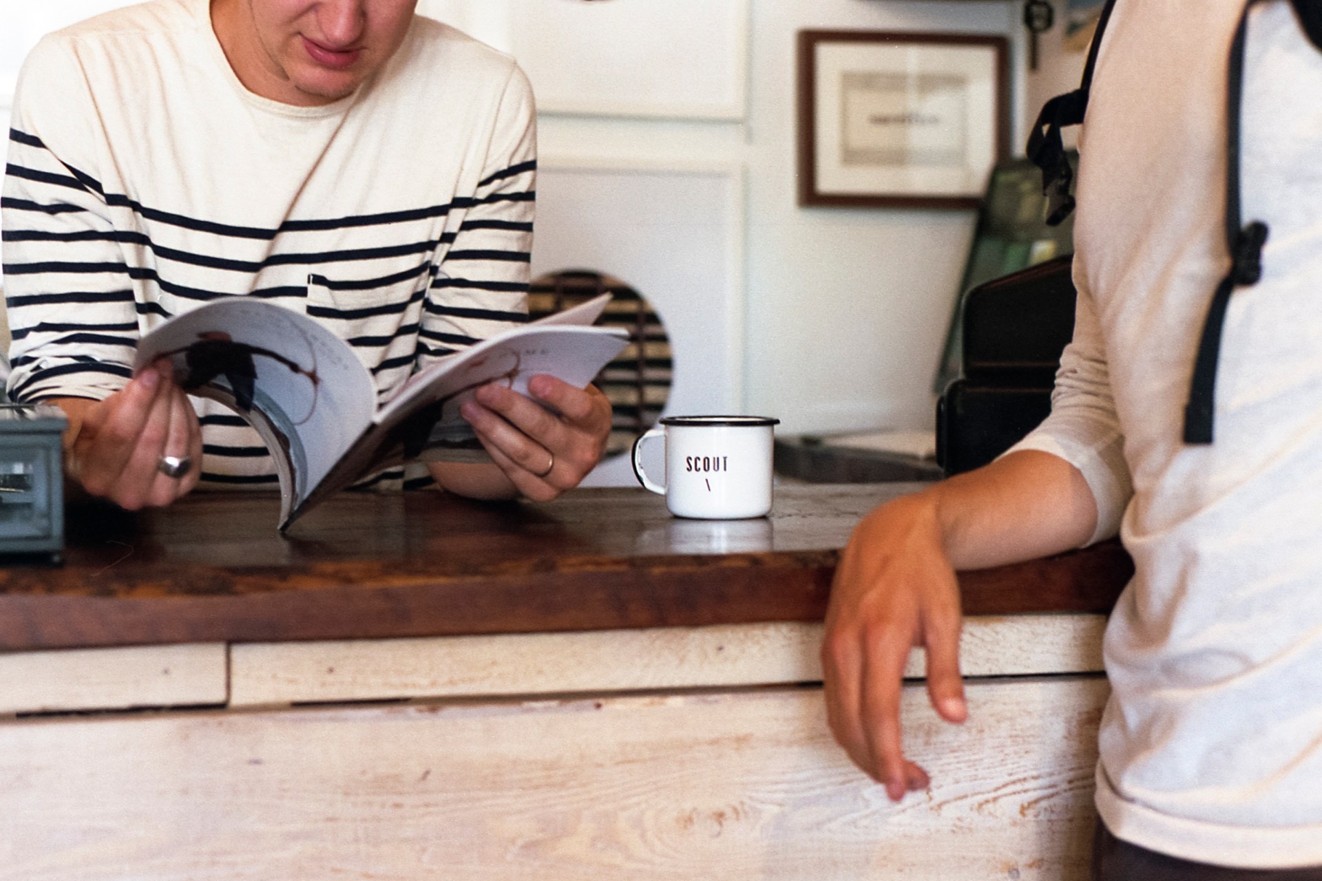15 Steps To Faking That You’re Cool Enough To Sit In That Hipster Coffee Shop