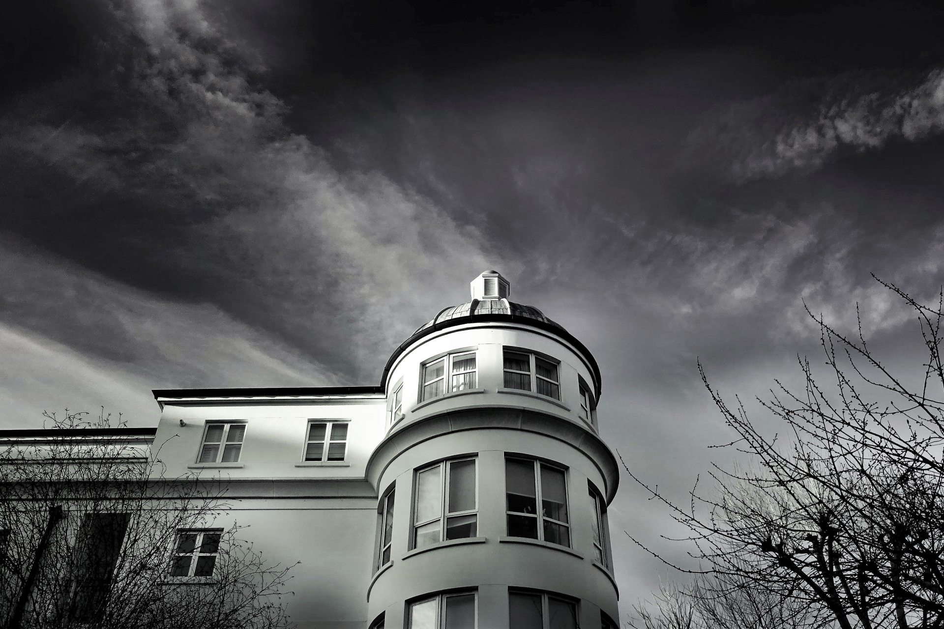If You Ever Visit Lordestown, Iowa On Friday The 13th, Absolutely Do Not Approach The Green Mansion On Alan Street