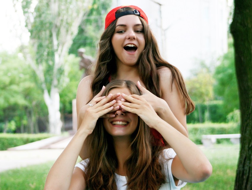 5 Reasons Why Your Single Friends Actually Give The BEST Relationship Advice