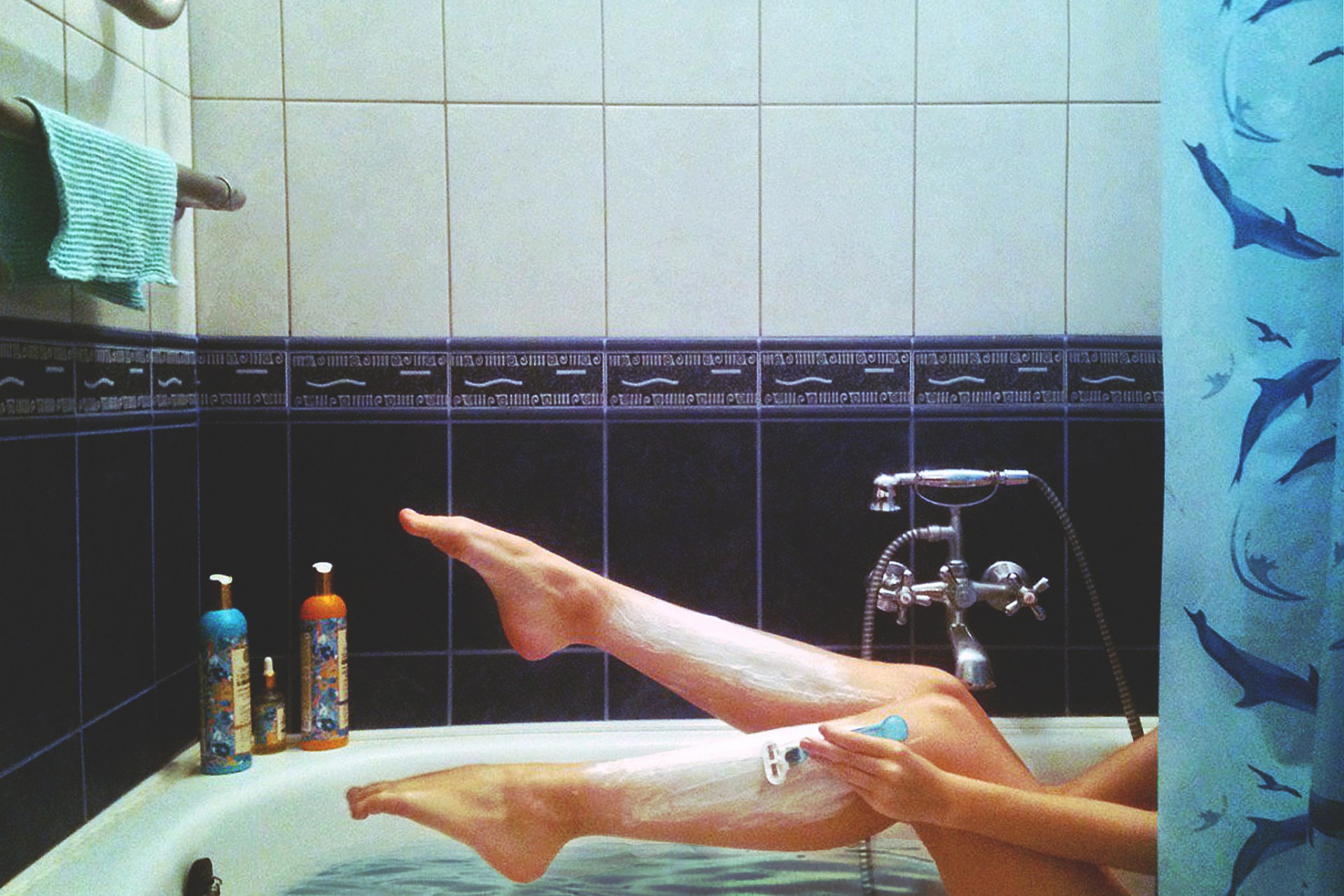 14 Women Who Live With Their Boyfriends Reveal What They Do When He’s Not Home
