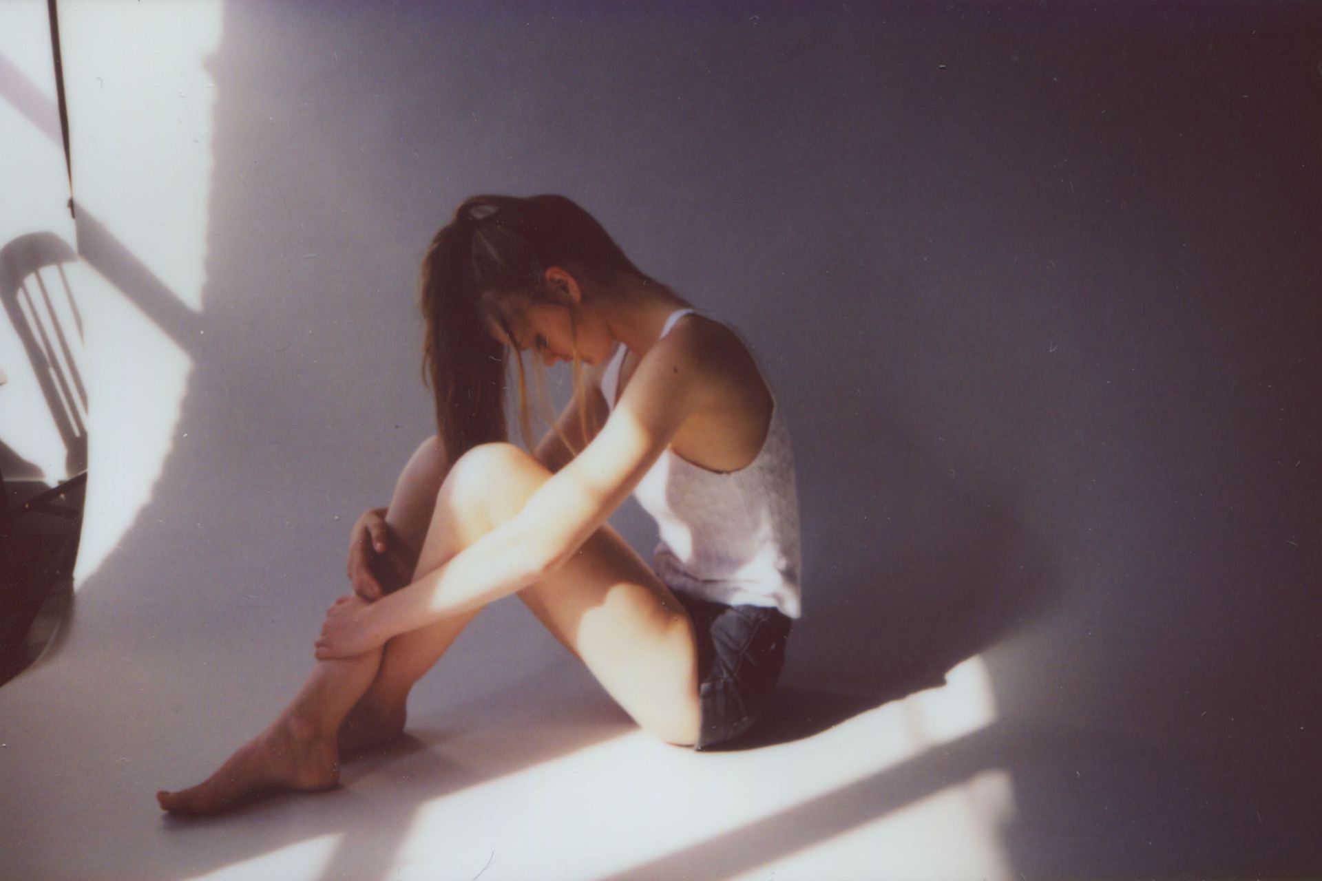 7 Things Girls Who Suck At Expressing Their Emotions Wish You Knew