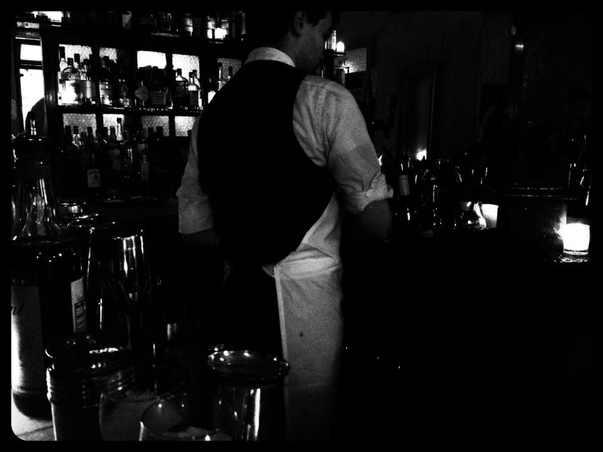 I’m A Bartender, And This Is How You Pick Up Bartenders