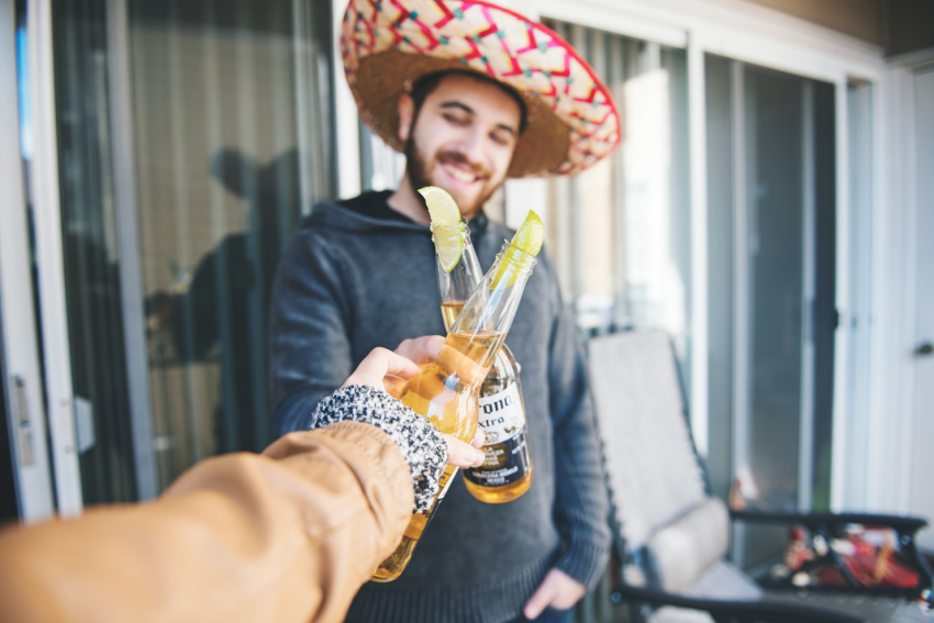 10 Telltale Signs A Guy Doesn’t Want A Future With You (Even When It Seems Like He Does)