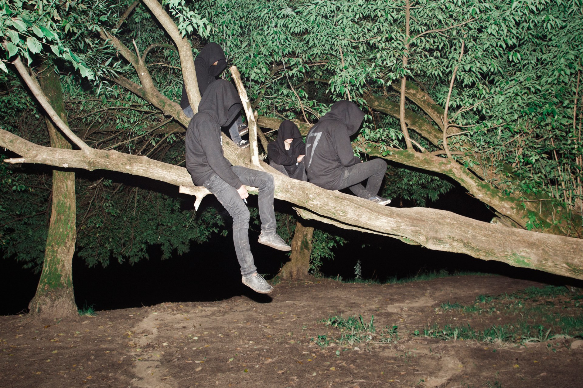 28 People Reveal The Most Disturbing Family Traditions They’ve Ever Witnessed Firsthand