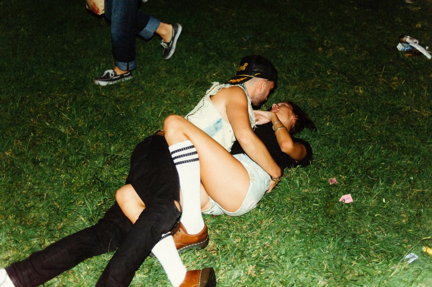 30 Cute Little (Childish) Things That Perfect Couples Do Together